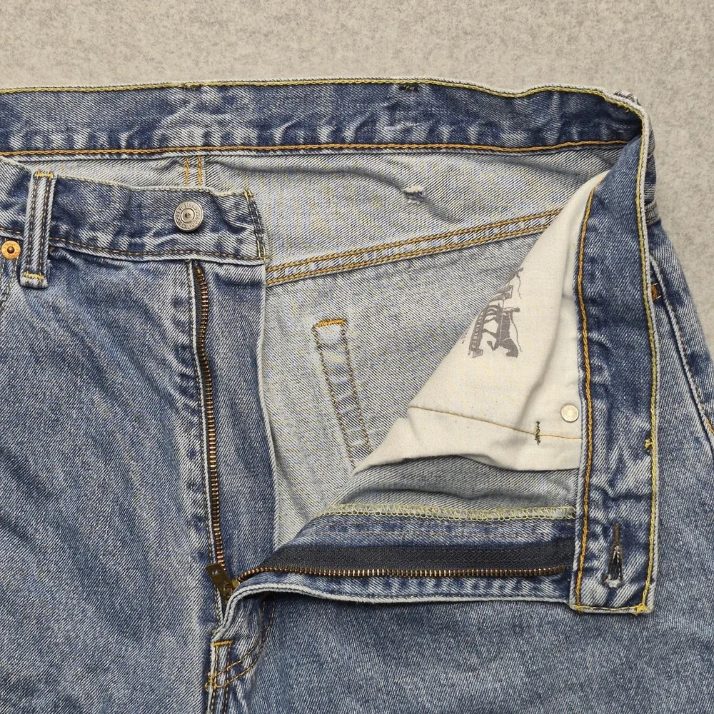 Levi's 560 Jeans Mens 38x34 Comfort Fit Tapered Medium Wash Blue Denim